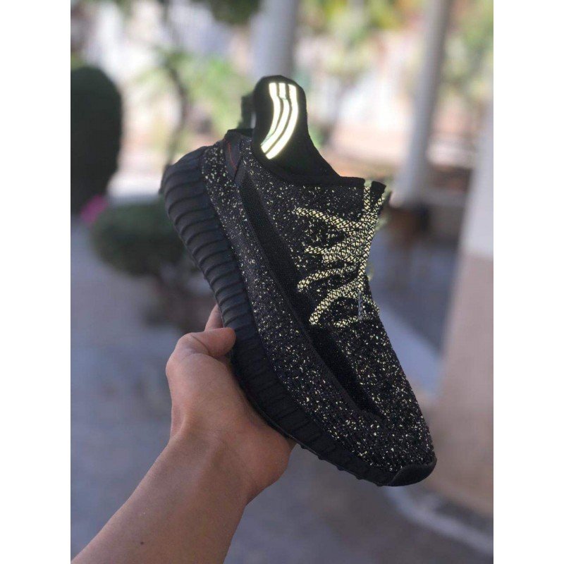 Adidas store yeezy preto